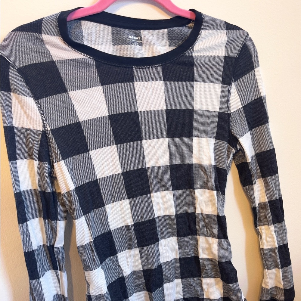 Large Old Navy black and white plaid long sleeve top